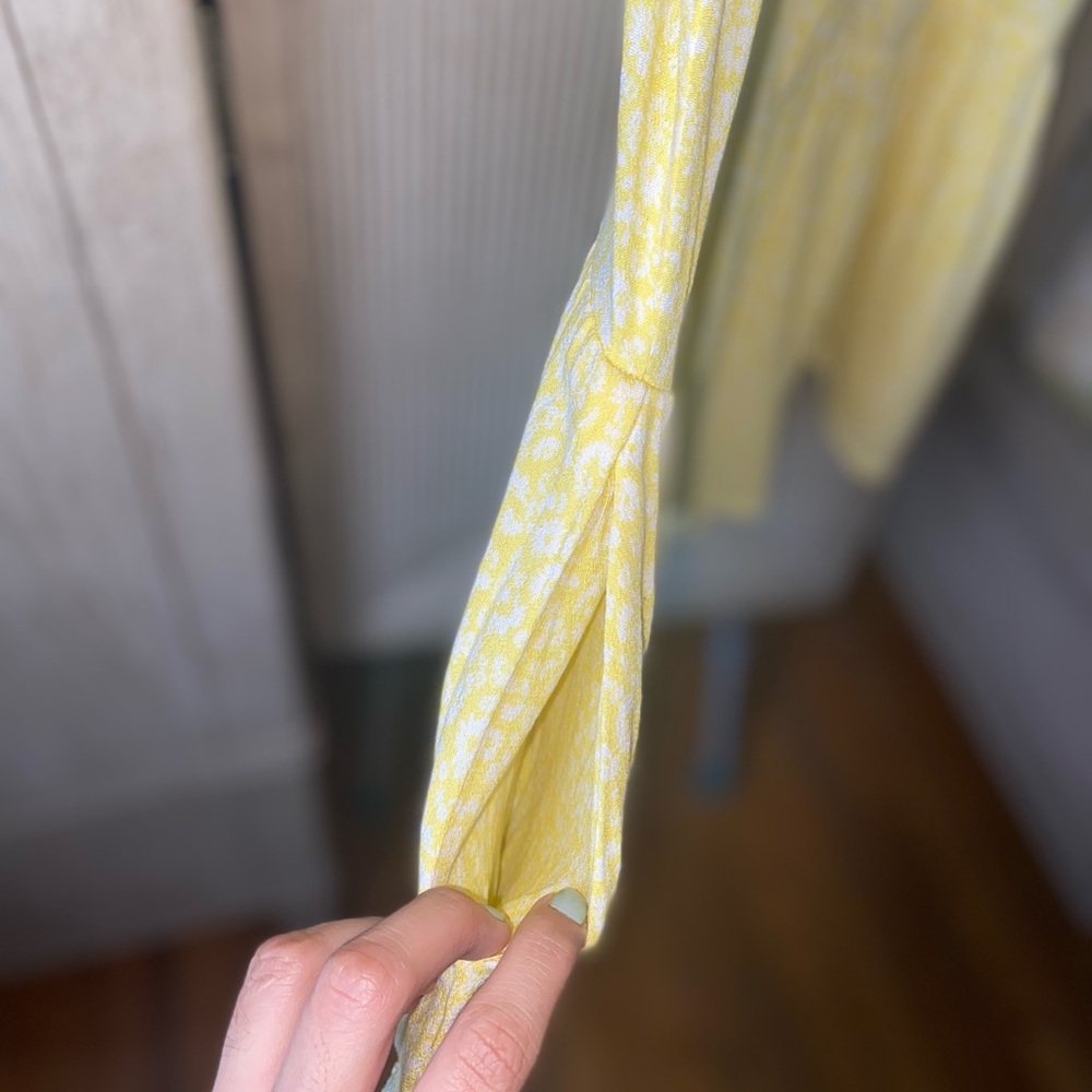Yellow Sleeveless Romper - Picture 6 of 10